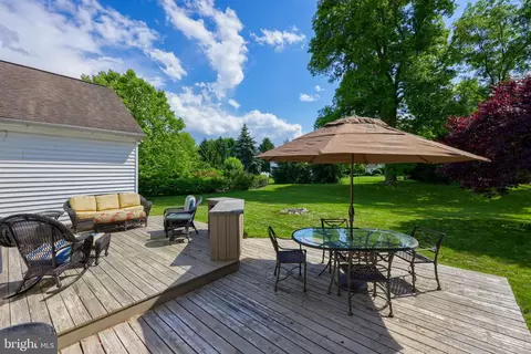Exterior - 665 Dorset St, Lititz, PA 17543 photo 5 of 12
