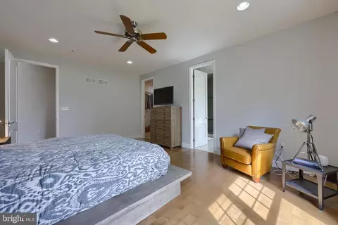 Bedroom - 665 Dorset St, Lititz, PA 17543 photo 2 of 3