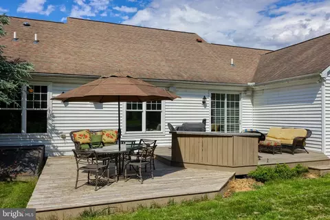 Exterior - 665 Dorset St, Lititz, PA 17543 photo 4 of 12