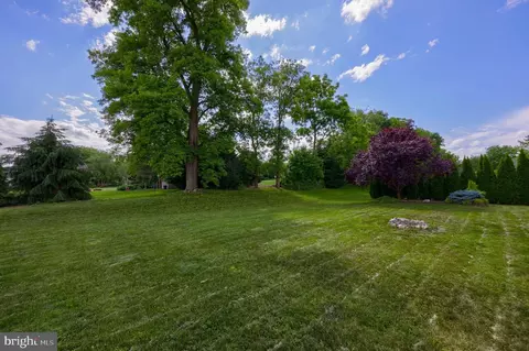 Exterior - 665 Dorset St, Lititz, PA 17543 photo 11 of 12