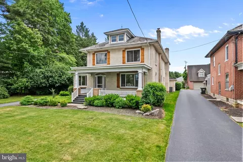 430 W Orange St, Lititz, PA 17543 photo 3