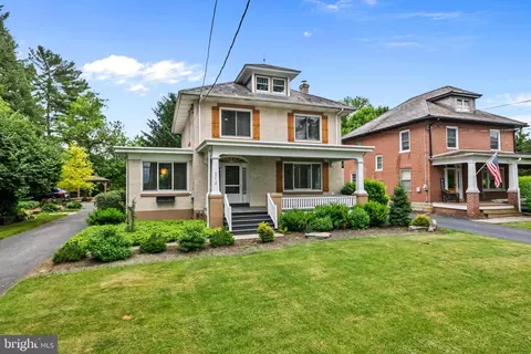 430 W Orange St, Lititz, PA 17543