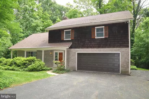 1061 Sherry Ln, Lancaster, PA 17601