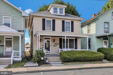228 W Ferdinand St, Manheim, PA 17545
