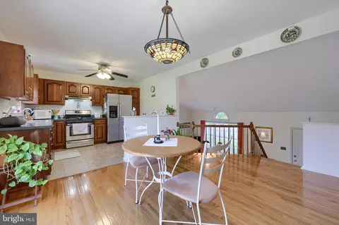 218 E 6th St, Lititz, PA 17543 photo 7