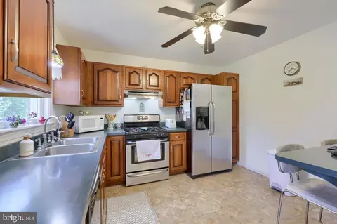 218 E 6th St, Lititz, PA 17543 photo 11