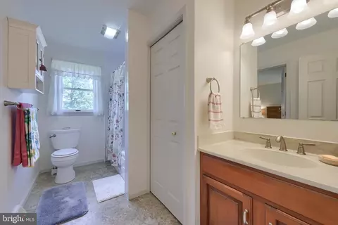 218 E 6th St, Lititz, PA 17543 photo 17
