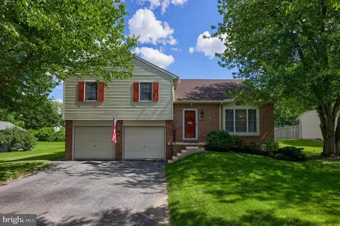 218 E 6th St, Lititz, PA 17543