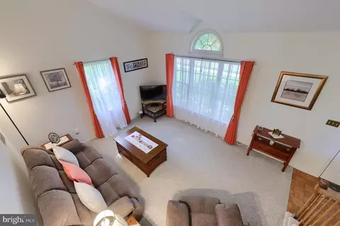 218 E 6th St, Lititz, PA 17543 photo 5