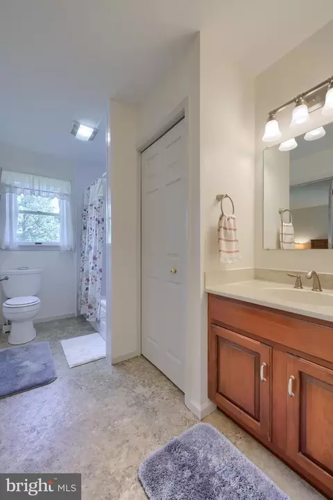 218 E 6th St, Lititz, PA 17543 photo 16
