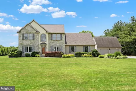 284 Trail Rd N, Elizabethtown, PA 17022