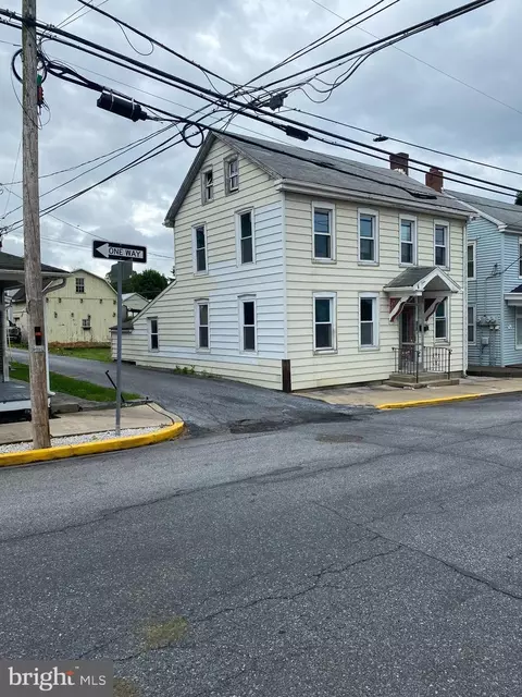 135 N Liberty St, Lititz, PA 17543