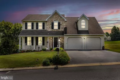 4 Laurel Ridge Ln, Lititz, PA 17543 photo 3