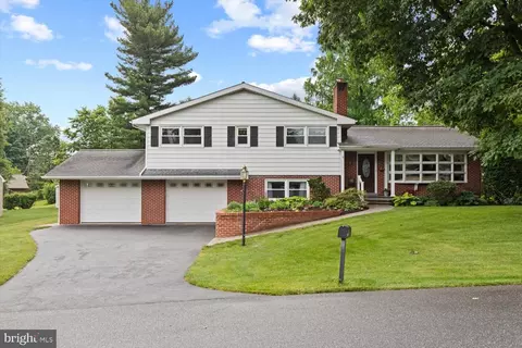 1143 Aquilla Dr, Lancaster, PA 17601