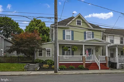 344 E Main St, Lititz, PA 17543
