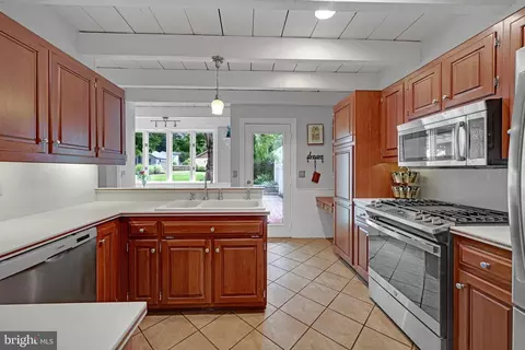 344 E Main St, Lititz, PA 17543 photo 14