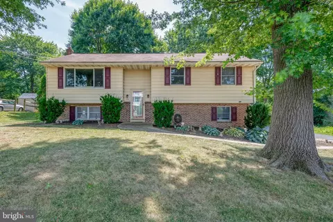 779 Holly Tree Rd, Manheim, PA 17545