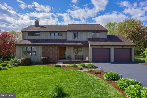 1015 Stonemanor Dr, Lancaster, PA 17603