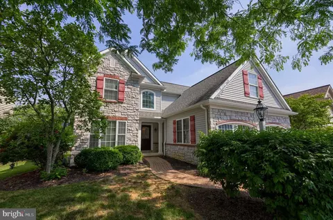 1309 Heatherwood Dr, Mount Joy, PA 17552