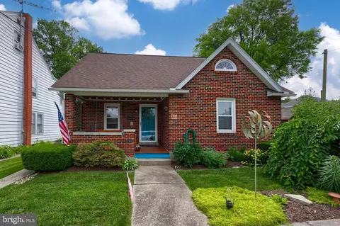 321 Linden St, Lititz, PA 17543