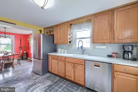 321 Linden St, Lititz, PA 17543 photo 11