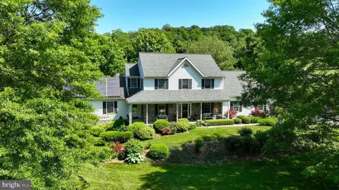 230 Richland Dr, Columbia, PA 17512