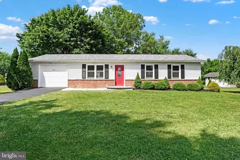 656 Kraybill Church Rd, Mount Joy, PA 17552