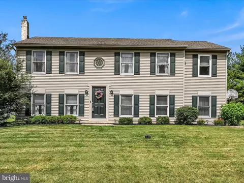 24 Oakmont Ct, Denver, PA 17517