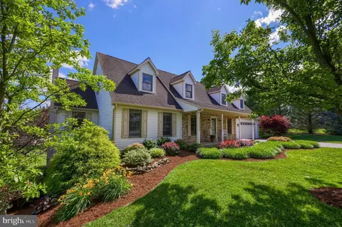5 Scott Dr, Gordonville, PA 17529