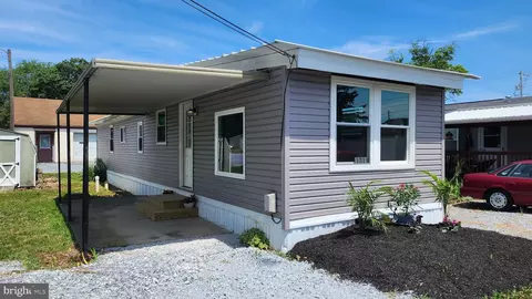 131 N A N Wolf St, Manheim, PA 17545