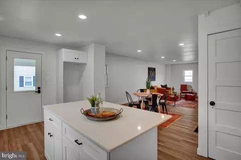 Entry Way - 406 W 6th St, Lititz, PA 17543 photo 3 of 4