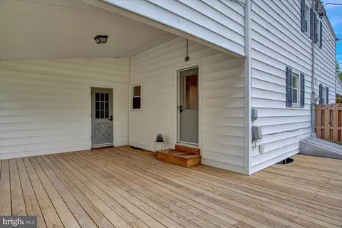 Exterior - 406 W 6th St, Lititz, PA 17543 photo 7 of 9