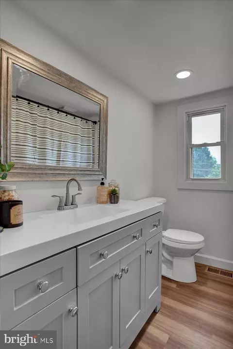 Bath - 406 W 6th St, Lititz, PA 17543 photo 1 of 1