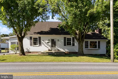 Exterior - 16 Landis Valley Rd, Lititz, PA 17543 photo 3 of 11