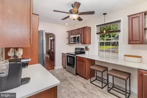 Kitchen - 16 Landis Valley Rd, Lititz, PA 17543 photo 2 of 2