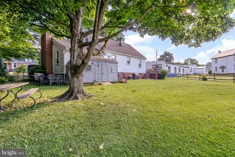 Exterior - 16 Landis Valley Rd, Lititz, PA 17543 photo 9 of 11
