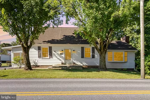 16 Landis Valley Rd, Lititz, PA 17543