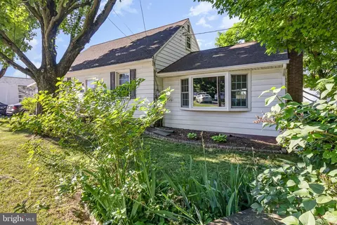 Exterior - 16 Landis Valley Rd, Lititz, PA 17543 photo 2 of 11