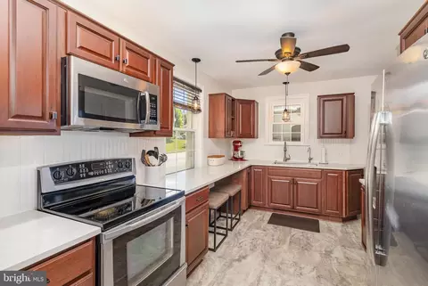 Kitchen - 16 Landis Valley Rd, Lititz, PA 17543 photo 1 of 2
