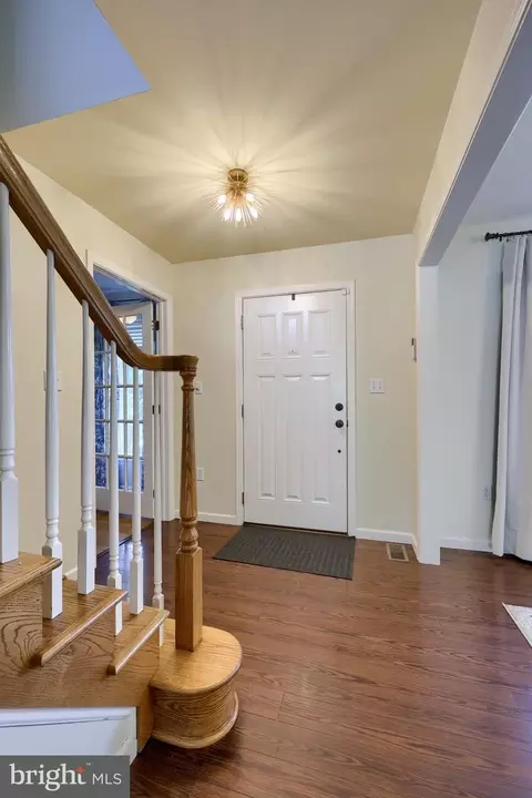 Entry Way - 3024 Weaver Rd, Lititz, PA 17543 photo 1 of 8
