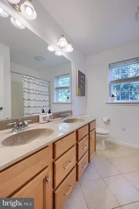 Bath - 3024 Weaver Rd, Lititz, PA 17543 photo 2 of 2
