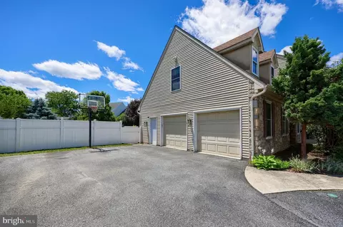 Exterior - 3024 Weaver Rd, Lititz, PA 17543 photo 11 of 12