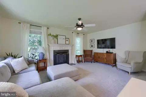Living - 3024 Weaver Rd, Lititz, PA 17543 photo 1 of 2