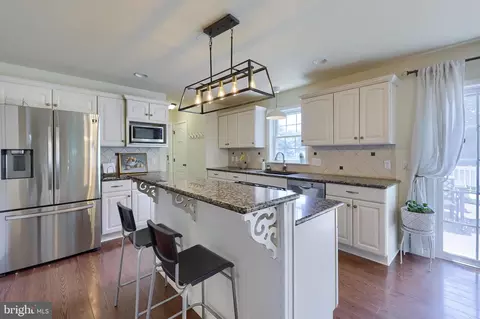 Kitchen - 3024 Weaver Rd, Lititz, PA 17543 photo 3 of 4