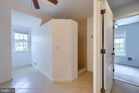 Entry Way - 3024 Weaver Rd, Lititz, PA 17543 photo 6 of 8