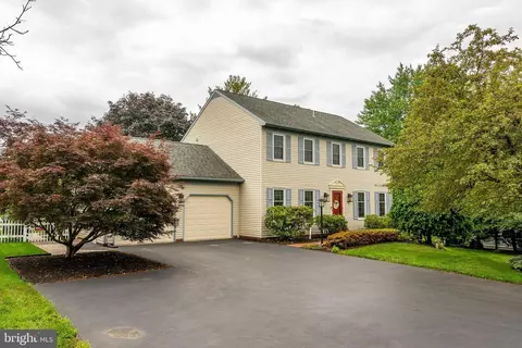 3270 Rothsville Rd, Akron, PA 17501