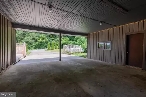 Exterior - 300 Long Ln, Lititz, PA 17543 photo 12 of 14