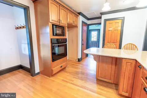 Entry Way - 300 Long Ln, Lititz, PA 17543 photo 1 of 4