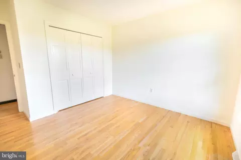 Bedroom - 300 Long Ln, Lititz, PA 17543 photo 3 of 6