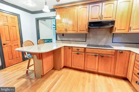 Kitchen - 300 Long Ln, Lititz, PA 17543 photo 4 of 4
